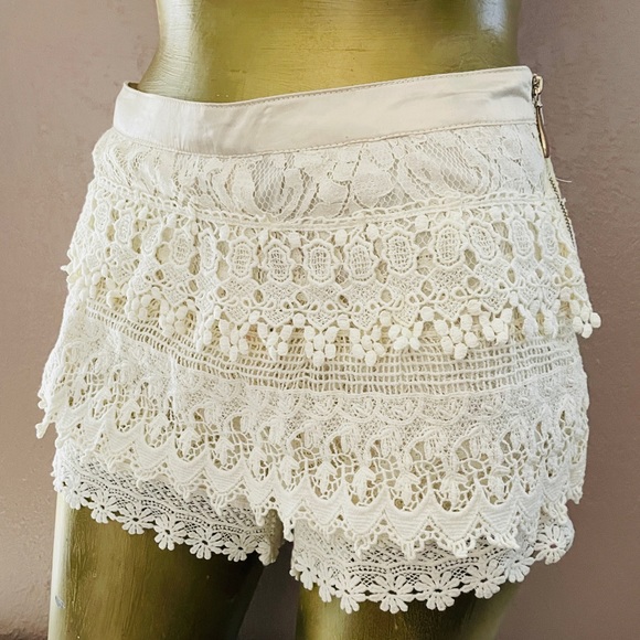 STELLA White Label Ivory FLORAL Tiered LACE SHORTS S - Picture 8 of 12